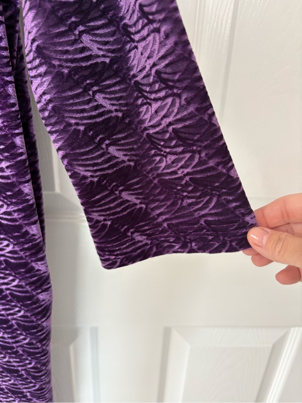 Cabernet Purple Patterned Robe with Zip Front - Picture 5 of 7